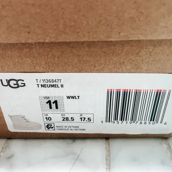 UGG Neumel II Toddler Boots | White Leather | Size 11 | Lace Up Zip | New in Box - Picture 6 of 6